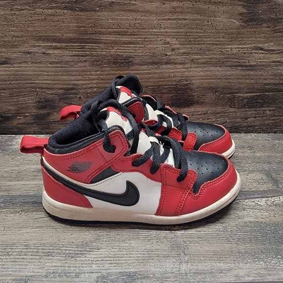 Nike Other - Air Jordan 1 Black Toe Size 10C kids TD toddlers Retro White Red 640735-069